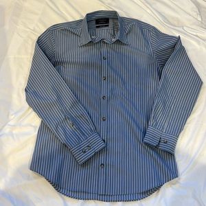 *Tailored* Charles Tyrwhitt men’s dress shirt